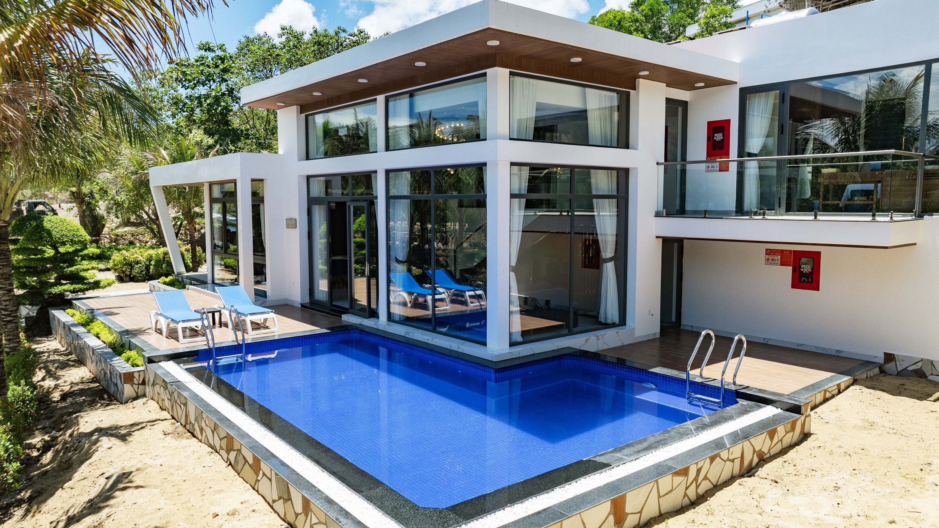 Ocean Pool Villa 3-Bedroom